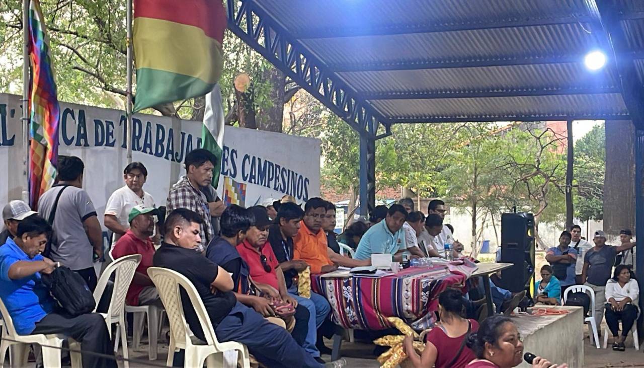 Santa Cruz: Campesinos anuncian bloqueo de carreteras en rechazo a la pausa ambiental