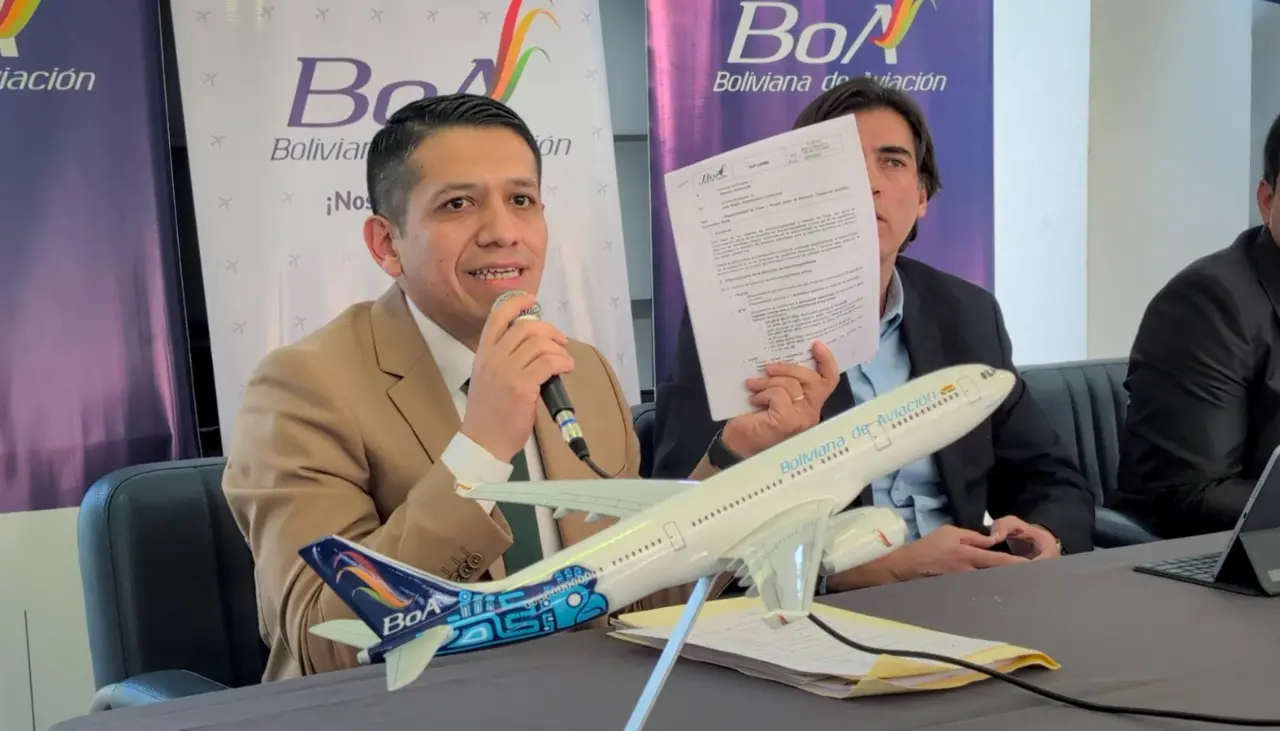 Viceministro denuncia que avión de BoA fue vendido en $us 7,4 millones cuando su costo estaba entre los $us 8 a 20 millones