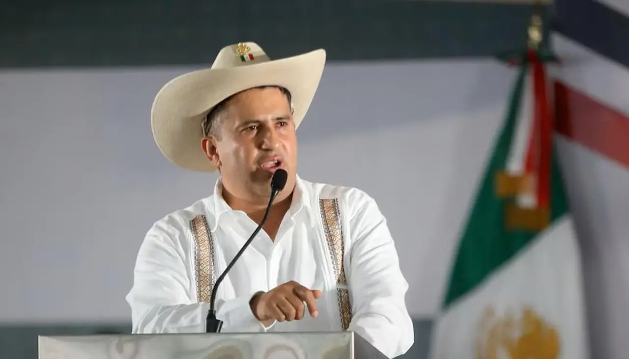 Asesinan a balazos a un alcalde en el oeste de México, en medio de un evento del Día de los Muertos