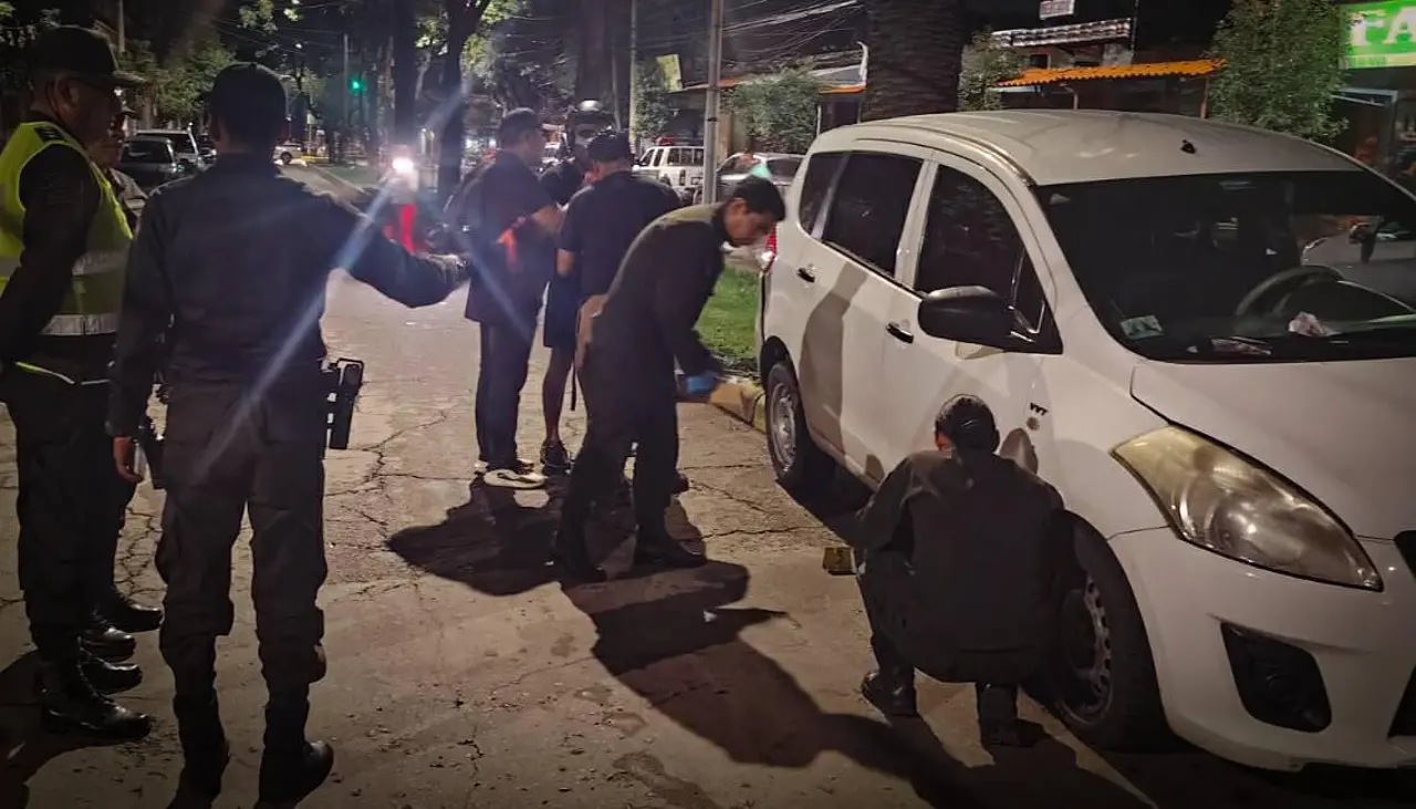 Dos impactos letales: La Policía revisa las cámaras de seguridad para identificar a los asesinos de Mauricio Aramayo