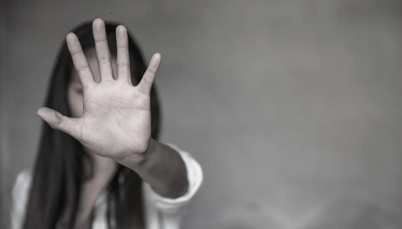 Una mujer vivió más de dos años encadenada por su pareja en El Alto; fue rescatada junto a sus cinco hijos