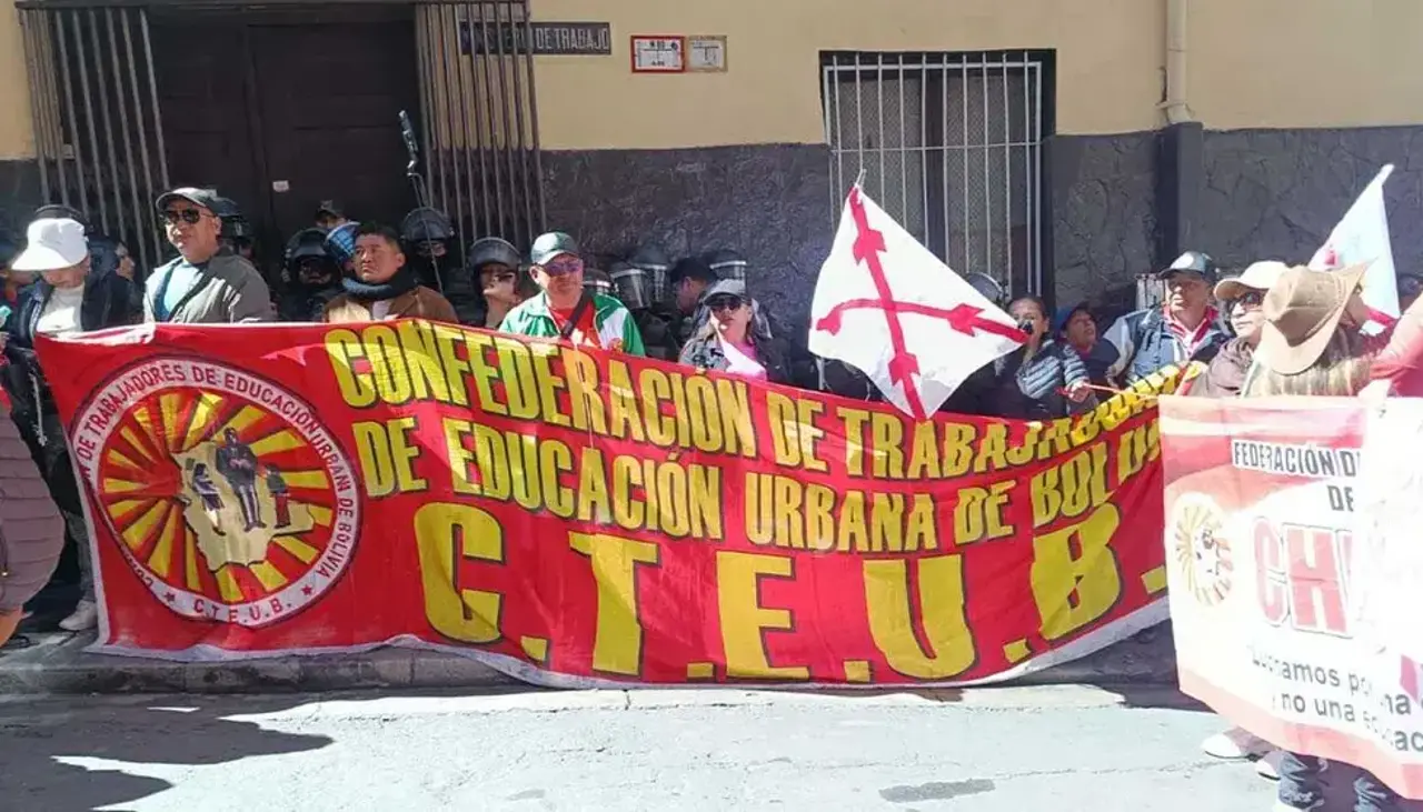 Gobierno y maestros logran acuerdo; autoridades esperan que se desmovilicen