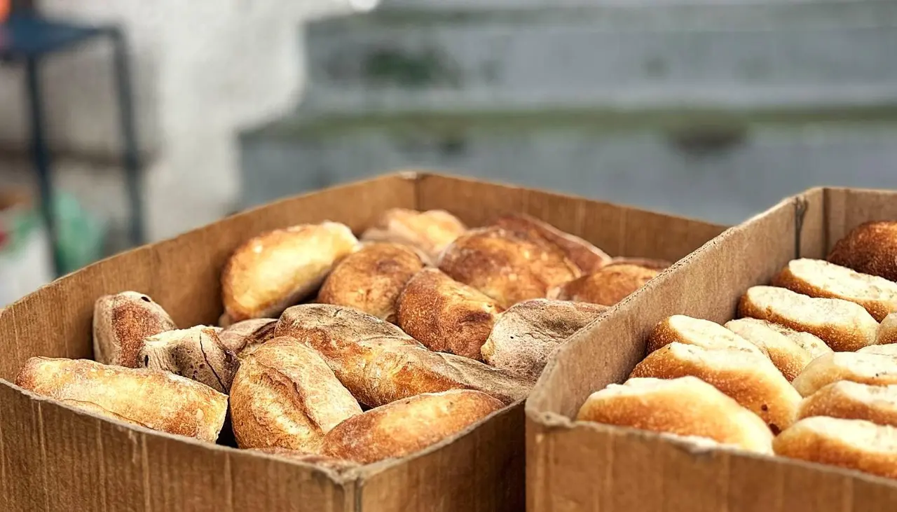 Alcaldía de La Paz “libera” la venta de pan de 50 centavos en plazas por cuatro horas diarias