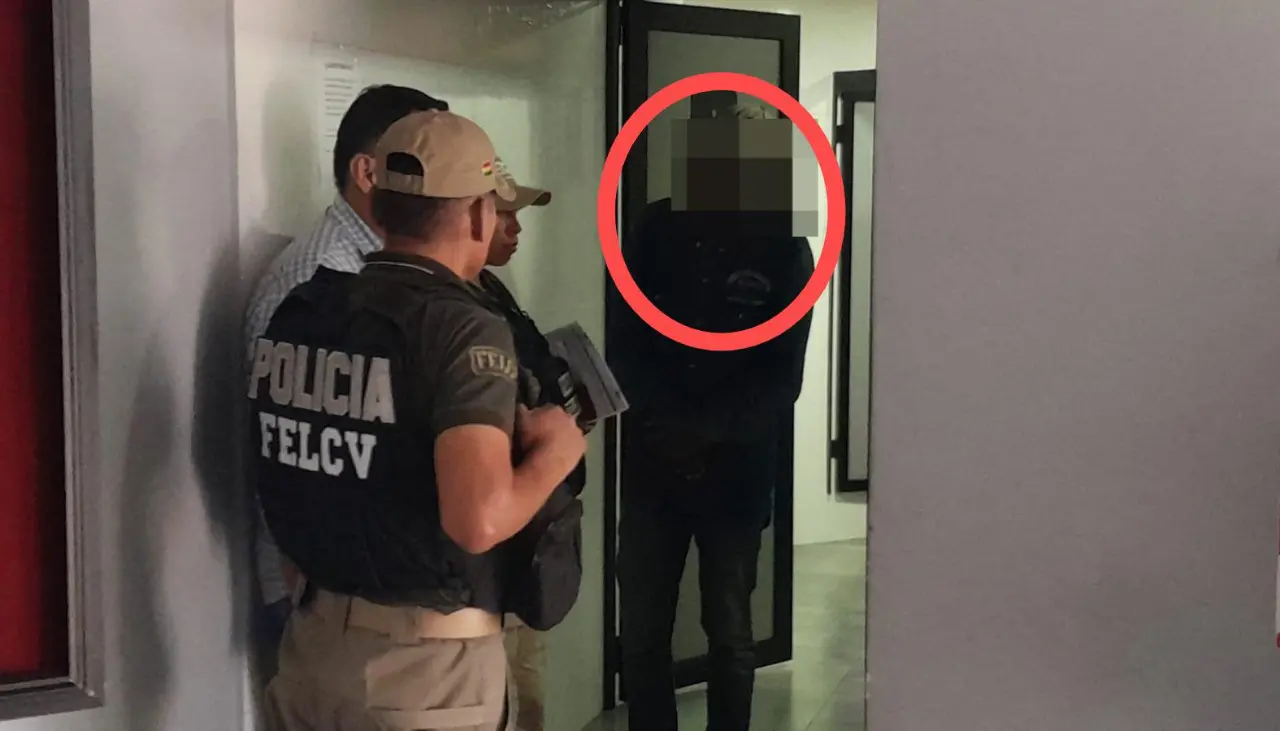Envían a la cárcel a un hombre acusado de asfixiar hasta la muerte a su pareja