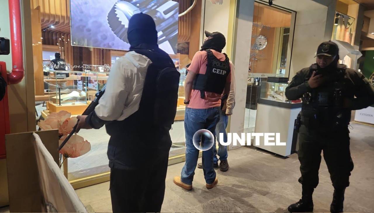 Santa Cruz: Asaltan joyería ubicada en un centro comercial de la avenida Busch