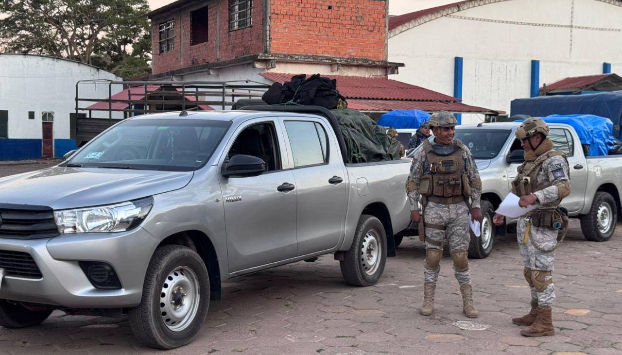 Bajo custodia, inicia el traslado del material electoral a las provincias cruceñas