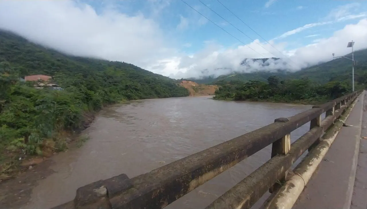 Senamhi emite alerta naranja por riesgo de desbordes de ríos en seis departamentos