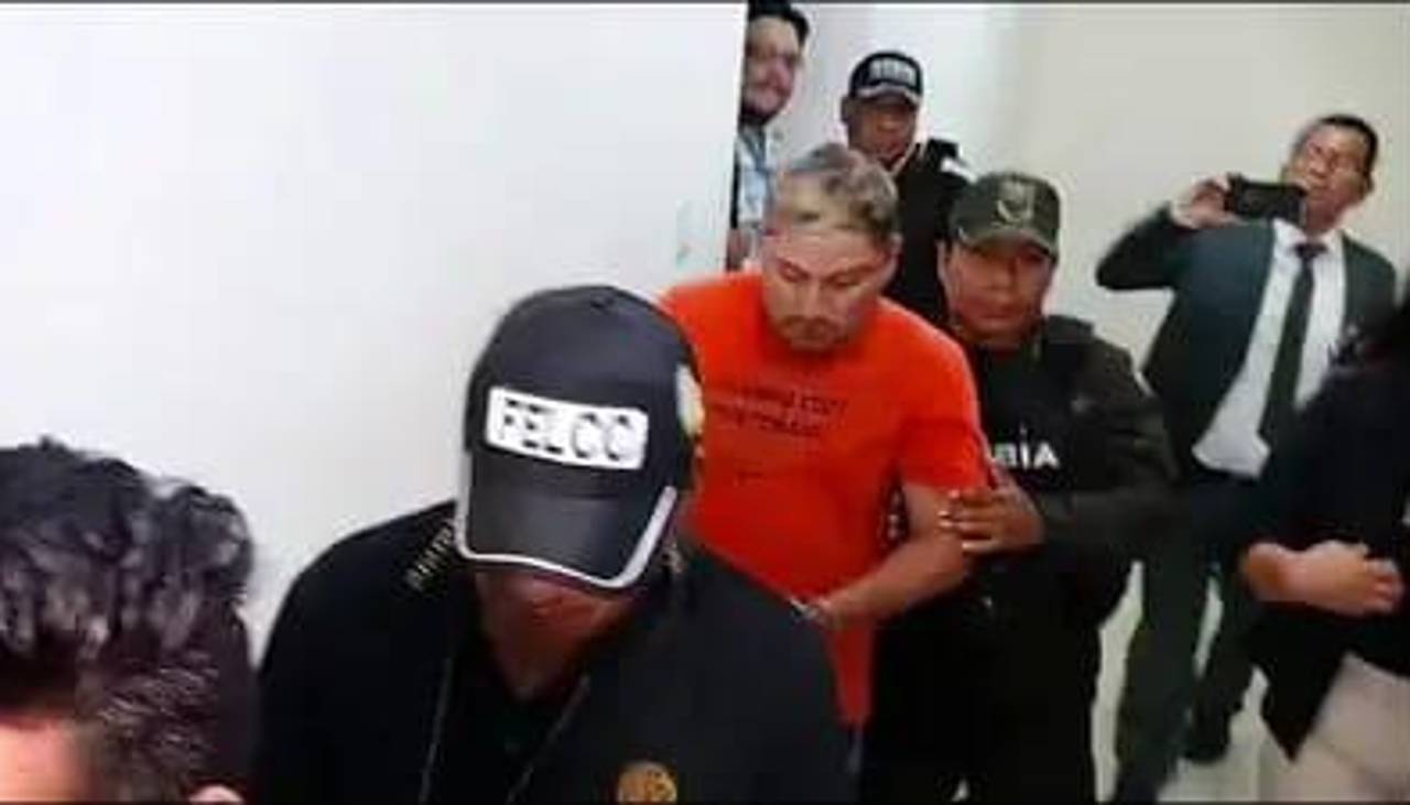 Reo presume dinero y sustancias controladas en un video grabado dentro de la cárcel de Palmasola 