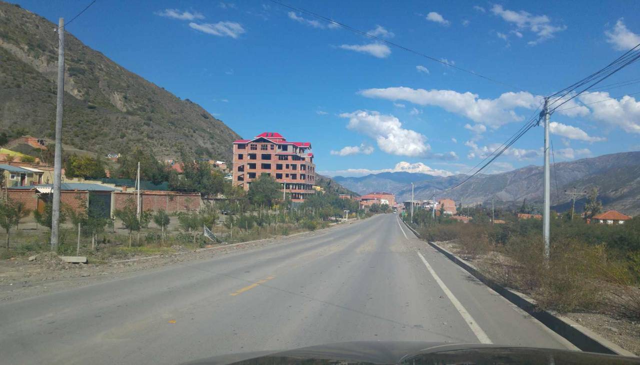 La Paz: Mujer muere atropellada en una carretera y el chofer se dio a la fuga, dice la Policía 