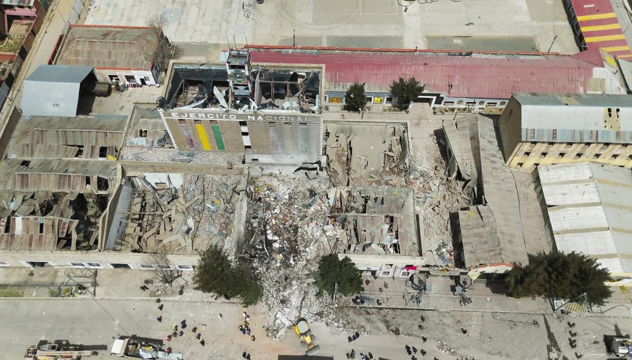 Bolivia, de luto: Siete militares fallecidos en Viacha; los rescatistas aún buscan a una cifra similar de desaparecidos