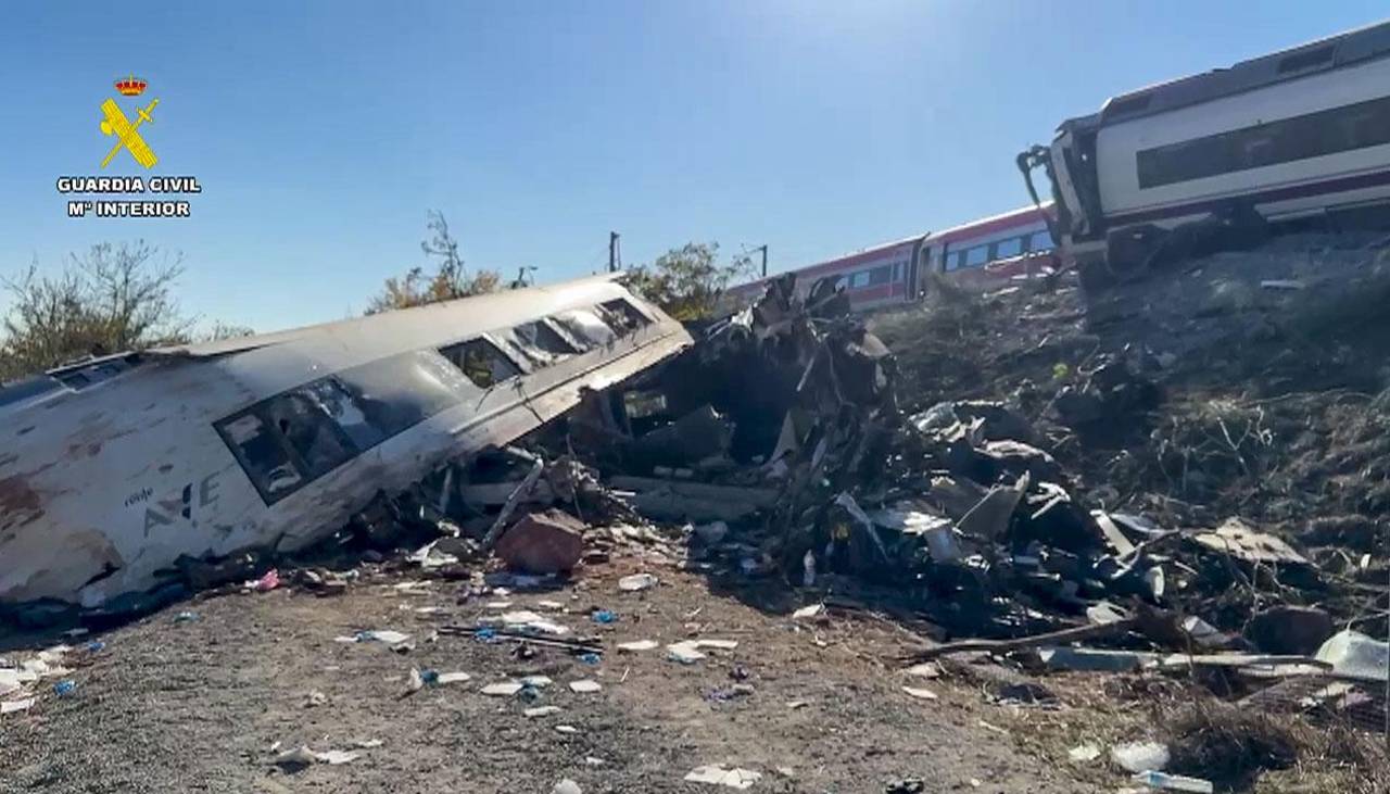 Tragedia con 69 muertos: La cronología de fallos que provocó el segundo choque de trenes este año en España