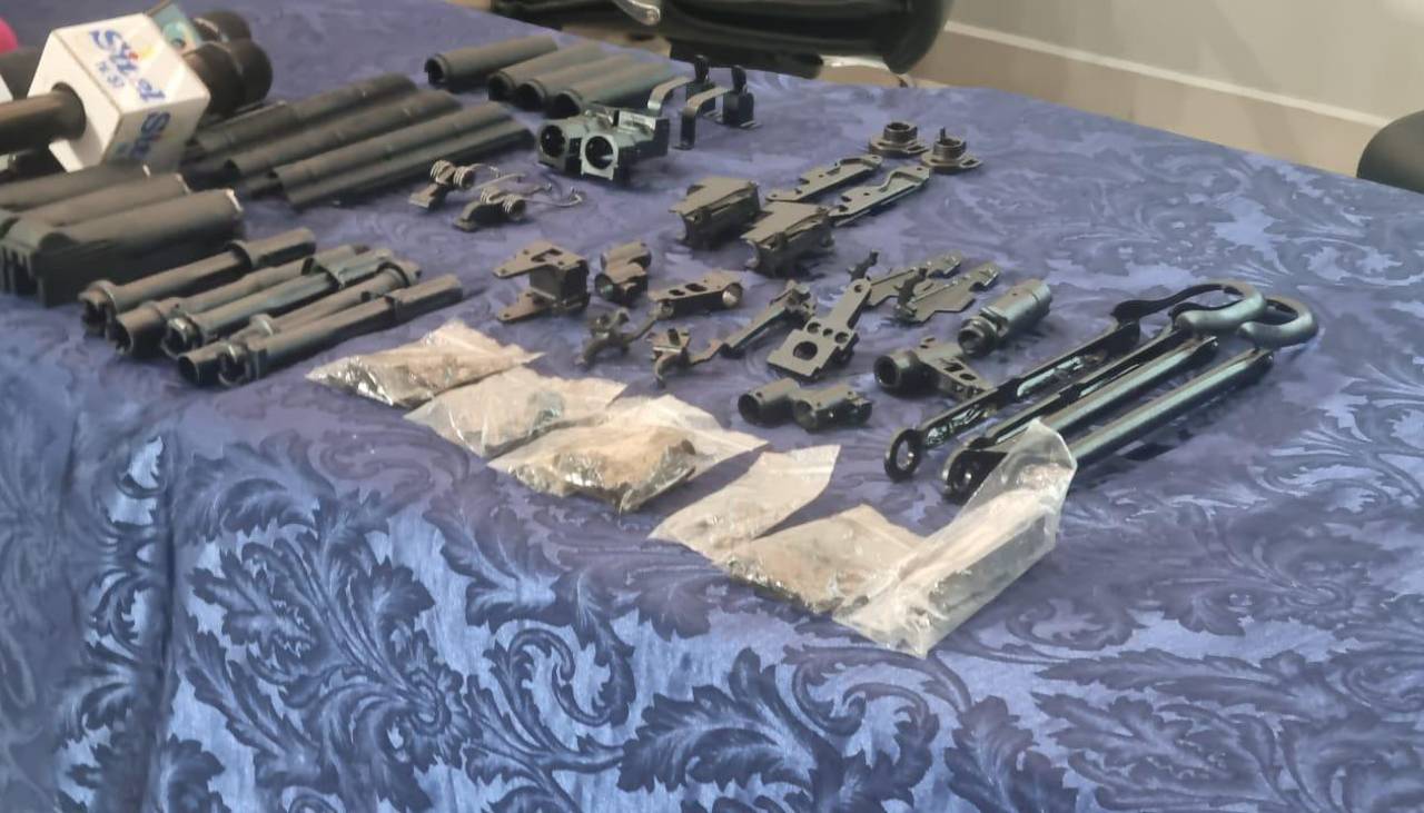 Armas en Viru Viru: Abogada dice que aprehendidas se dedican al traslado de productos y no conocían contenido de maletas
