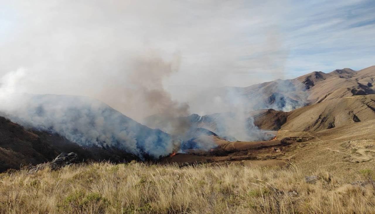 Tarija detecta dos zonas críticas afectadas por incendios forestales y se anuncian trabajos de sofocación por tierra y aire