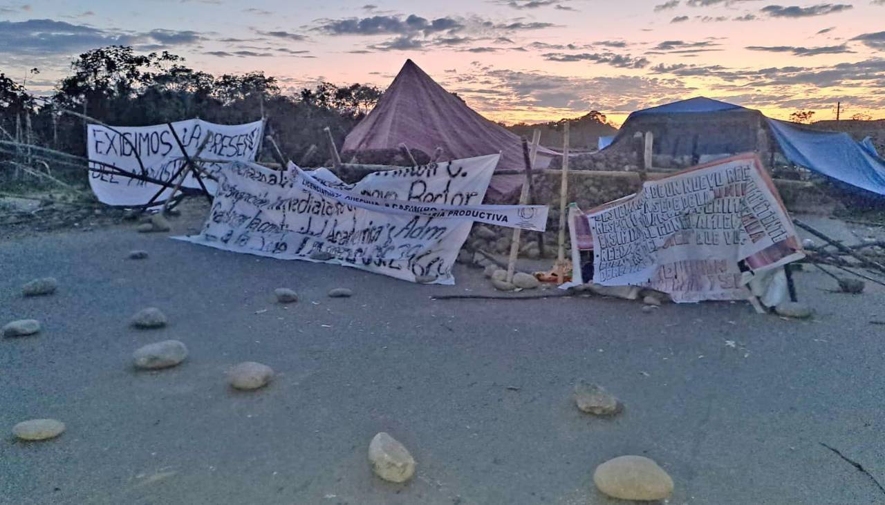 “Estamos en la etapa de diálogo”, la Policía dice que no hay orden para intervenir bloqueo de universitarios pese al Estado de excepción