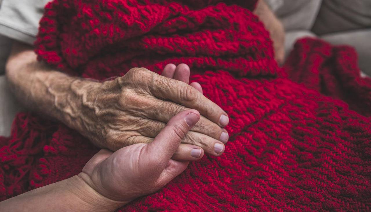 Macabro hallazgo: un hombre convivió más de tres años con el cuerpo de su mamá fallecida