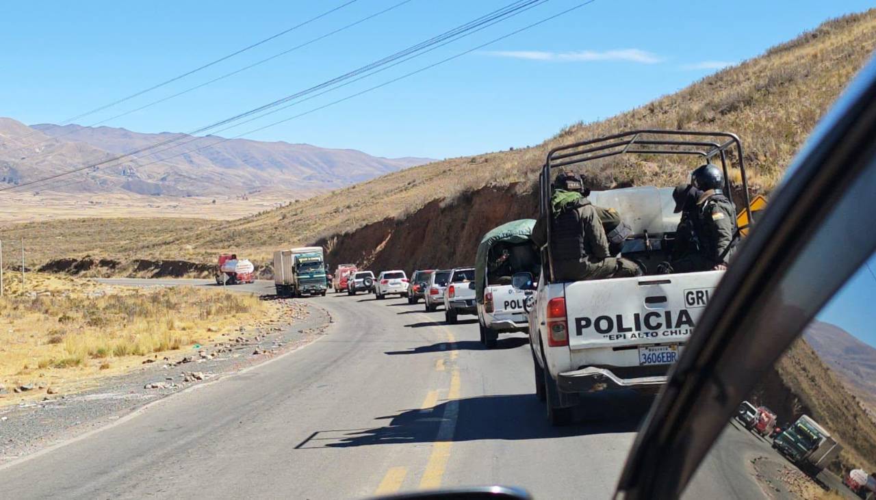 Gobierno señala que la carretera entre Bolivia y Perú está expedita y desplegará efectivos para resguardarla