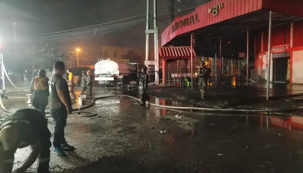 Tras 36 horas de intenso trabajo, el fuego en Barrio Lindo ha sido extinguido e inicia nueva etapa para recuperar el terreno