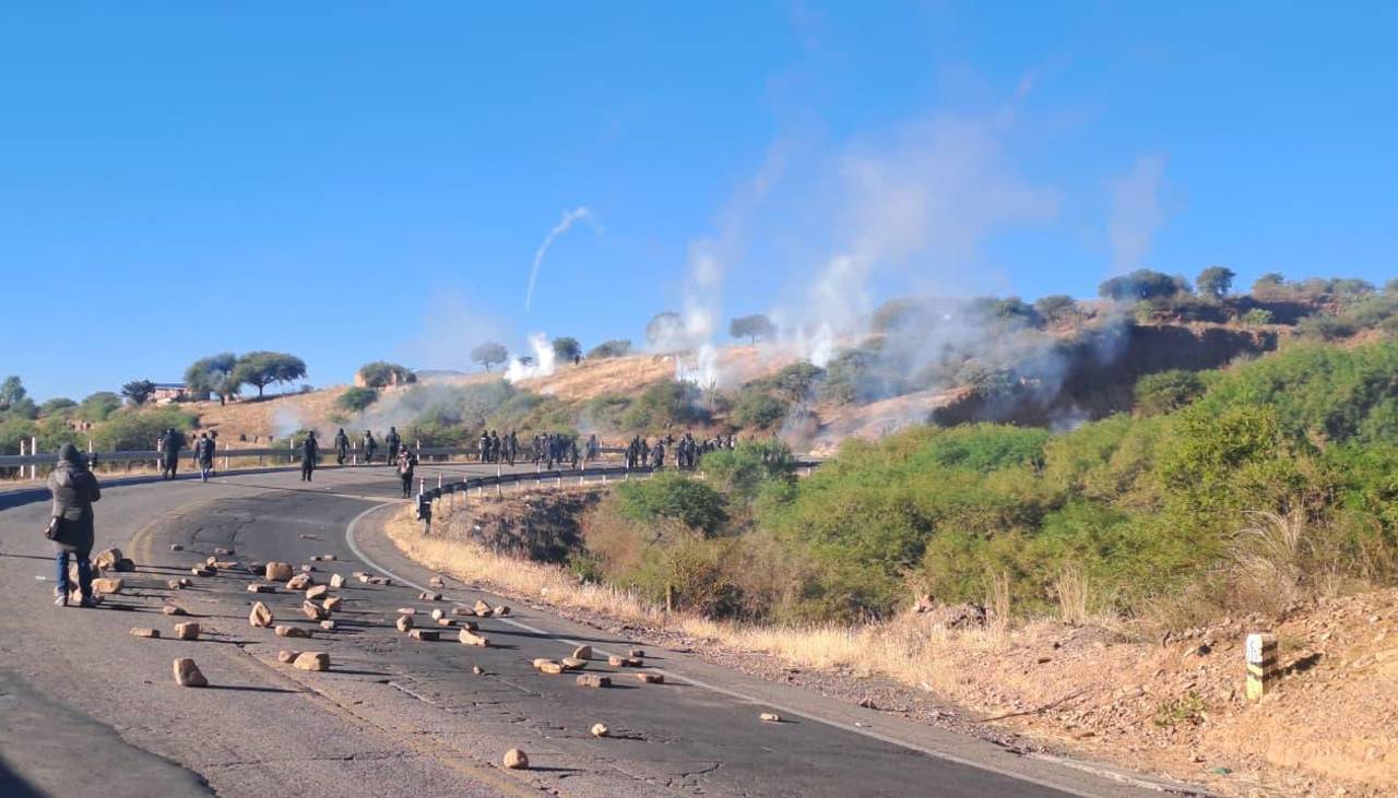 Cochabamba: Parotani y Huayllani mantienen presencia policial para garantizar el orden público en rutas al oriente y occidente