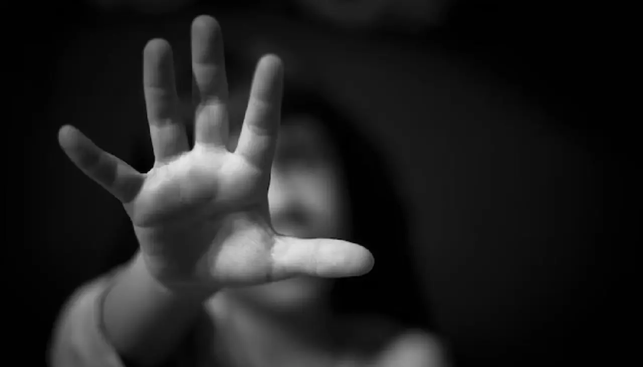 Tras atacar a su esposa, boliviano en España mata a su hija adolescente y luego es hallado sin vida 