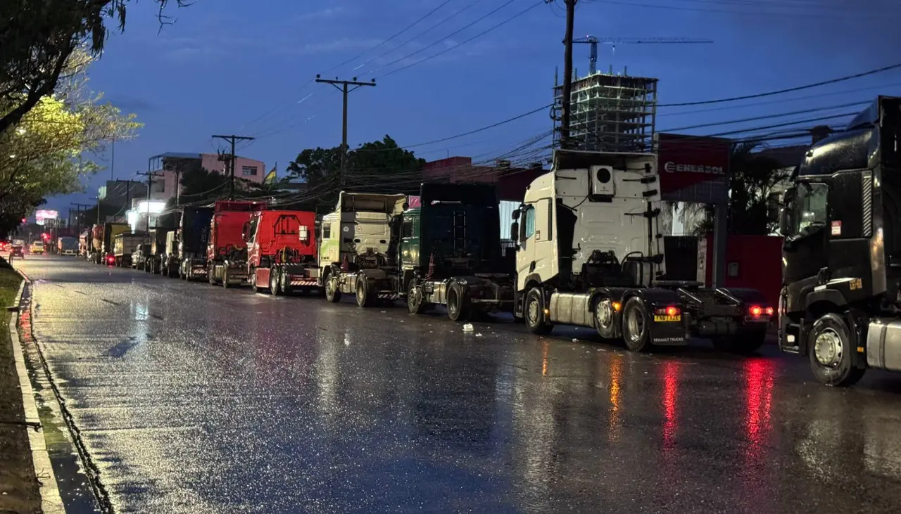 “No queremos intermediarios”: Transportistas exigen al Gobierno la importación directa de combustible