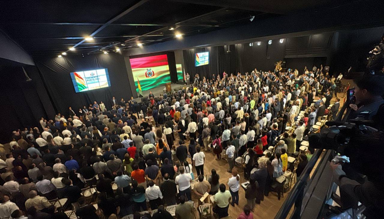 En directo: El Gobierno se reúne con los actores del país en el encuentro nacional por Bolivia 