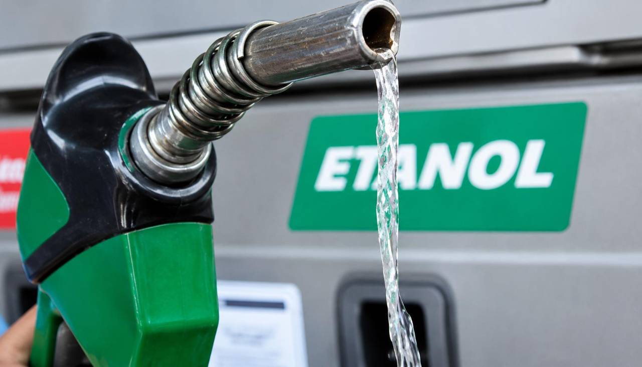 Automotrices apoyan ampliar la oferta de combustible mezclado con etanol