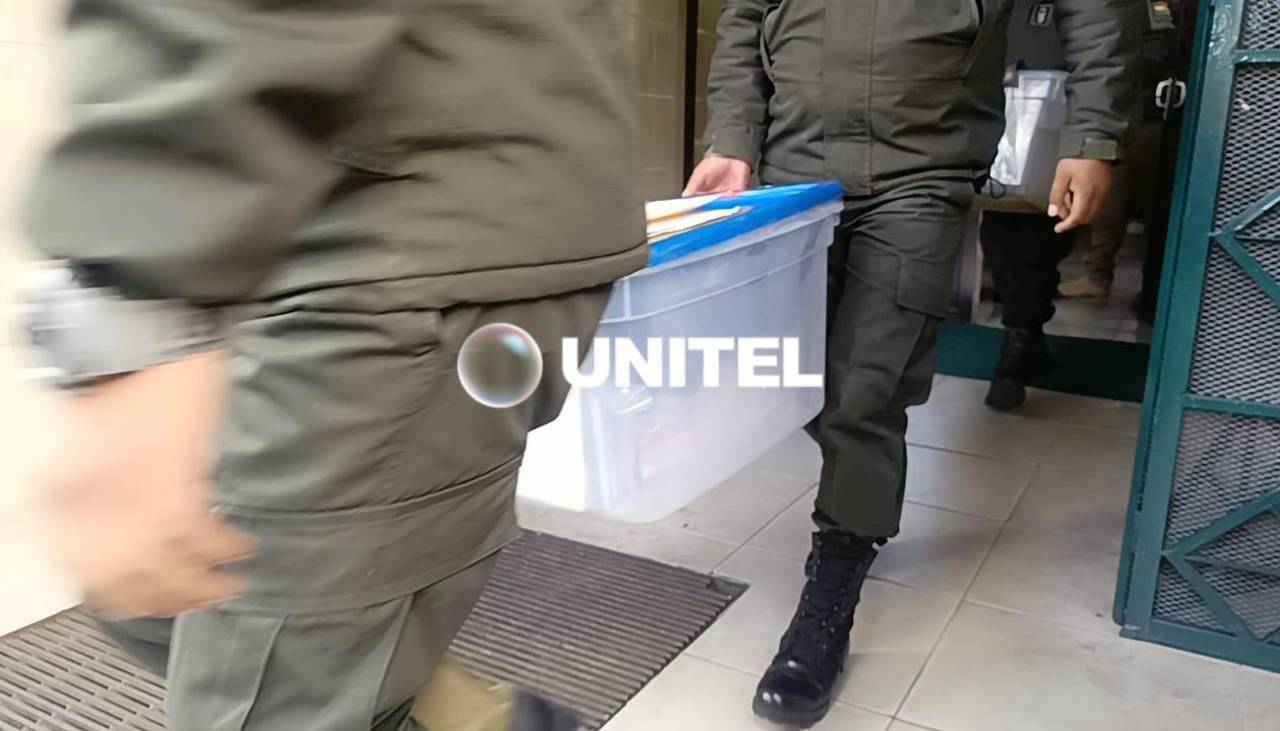 Allanamiento en domicilio del expresidente: Secuestran dinero en efectivo, computadoras y otros objetos