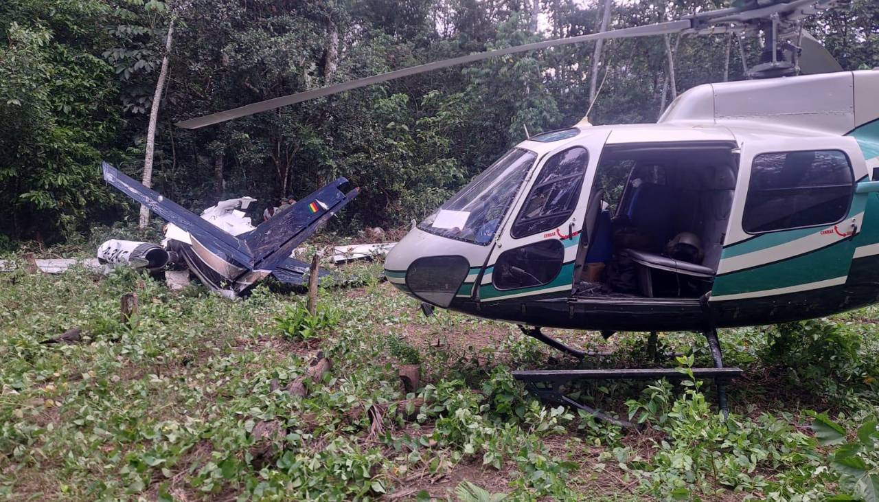 Trasladan a Santa Cruz los cuerpos de los pilotos de la aeronave accidentada