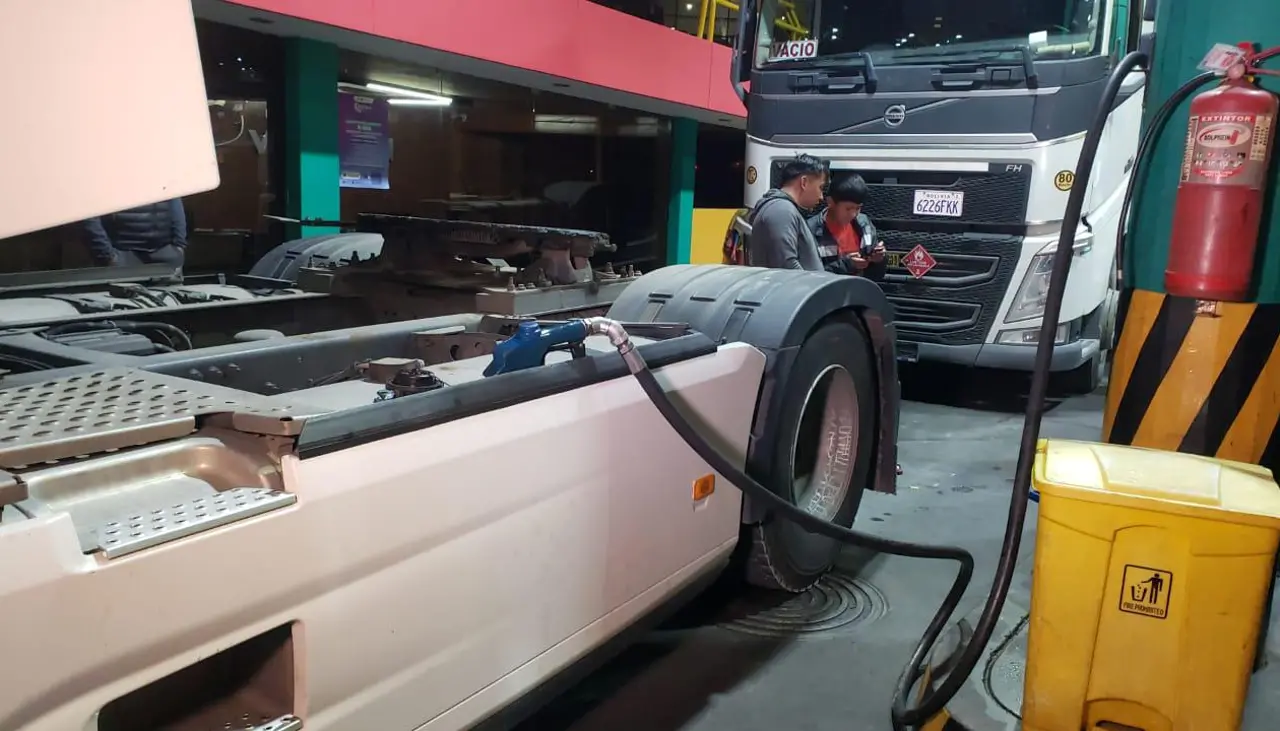Productores y transportistas exigen garantizar combustible más allá del 8 de noviembre