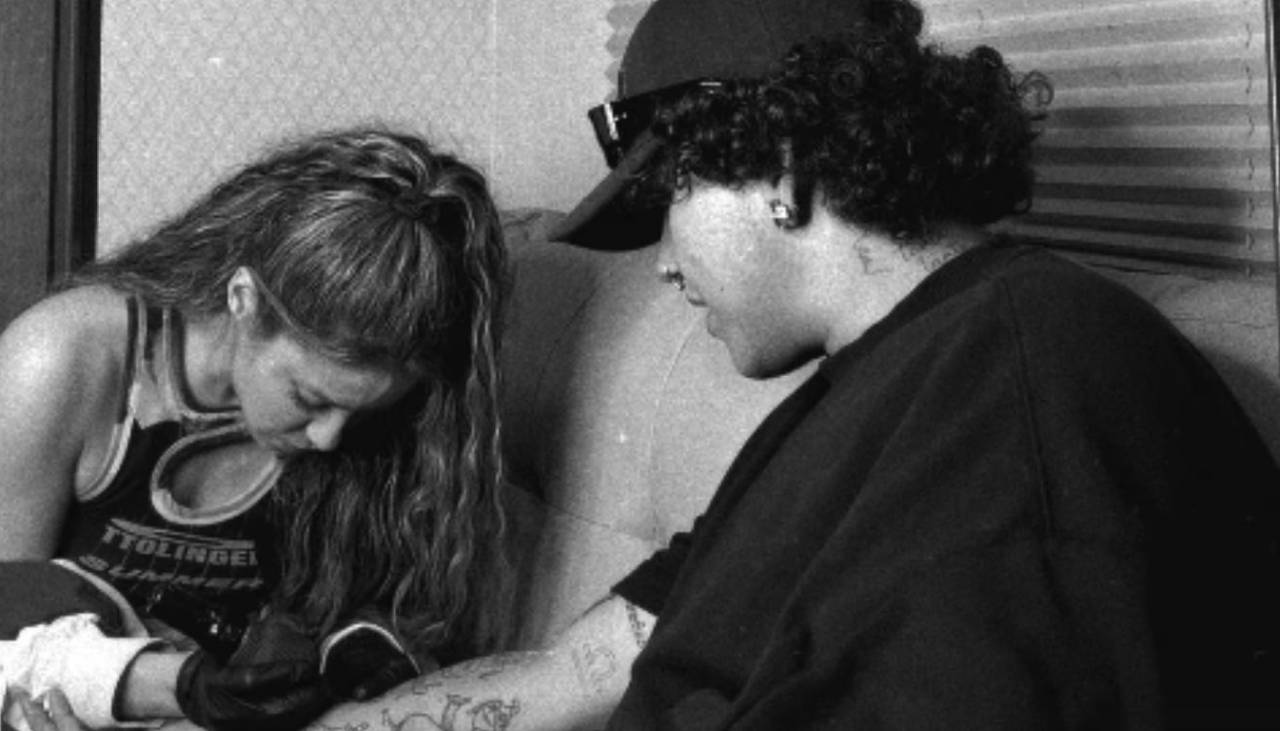 Video: Shakira tatuó a Beéle ¿Qué significado tiene? 