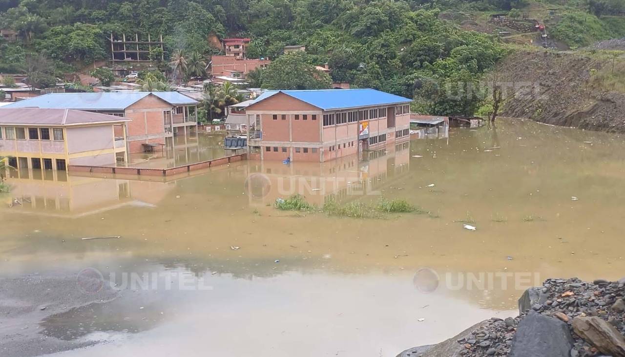 La Paz: Unas 40 casas y un colegio están bajo el agua por el desborde de ríos en Chima