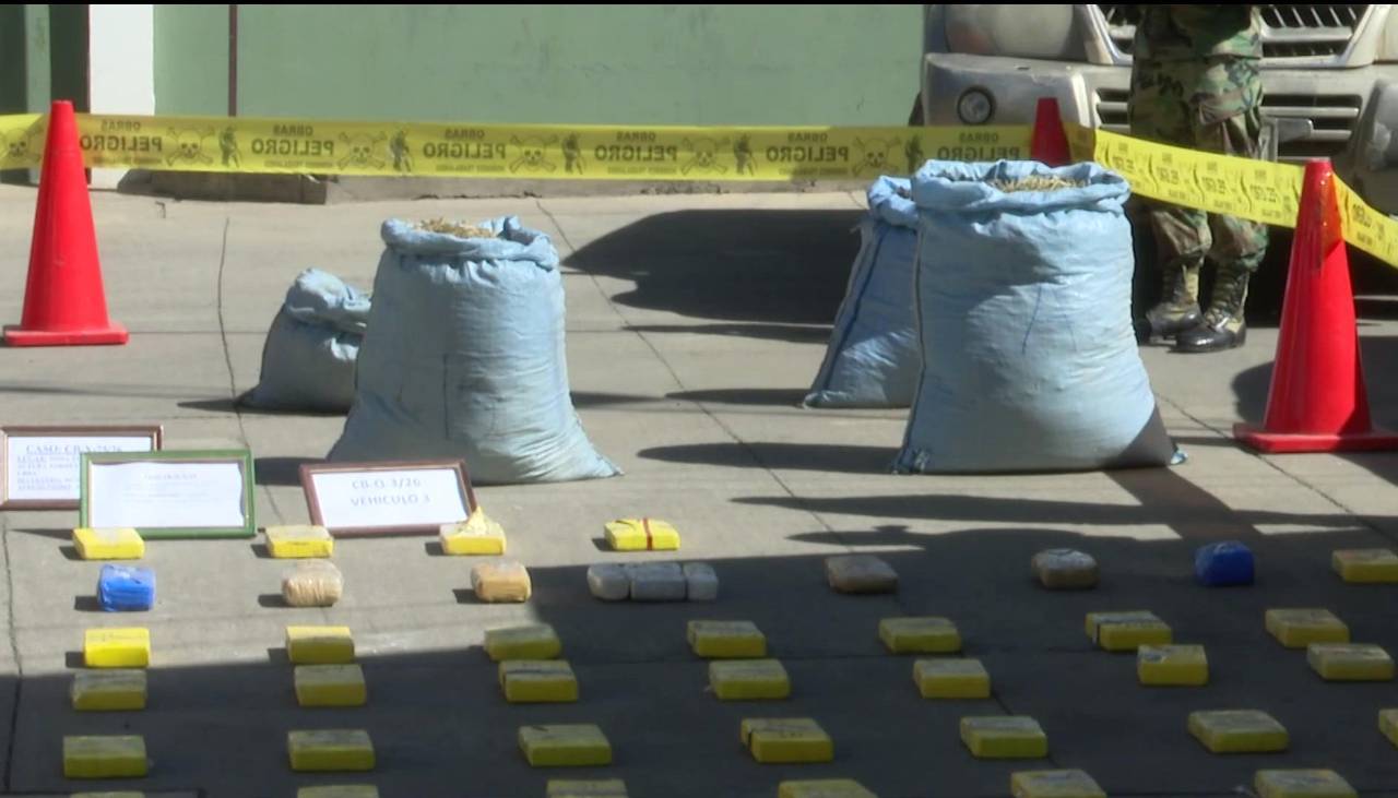 Un hombre es hallado con 100 kilos de droga en siete bolsas de yute en Cochabamba