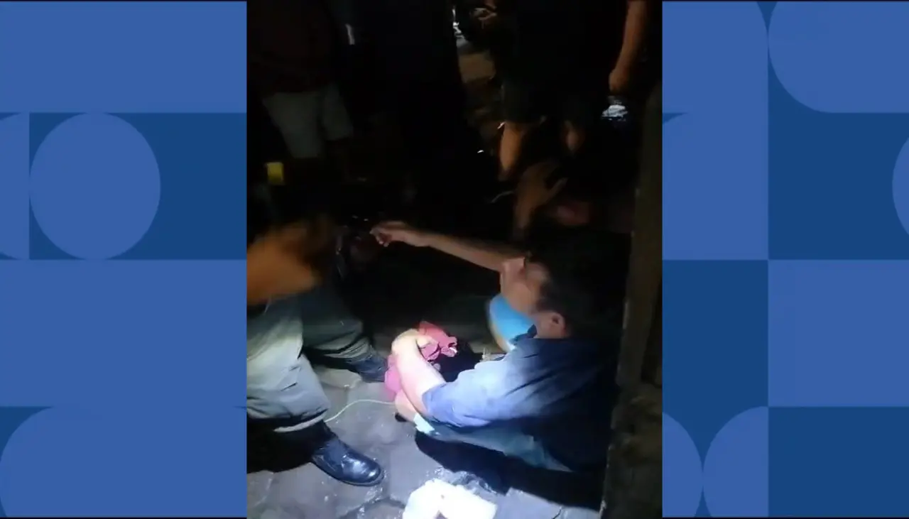 Dos delincuentes en motocicleta asaltan a una embarazada en el centro cruceño