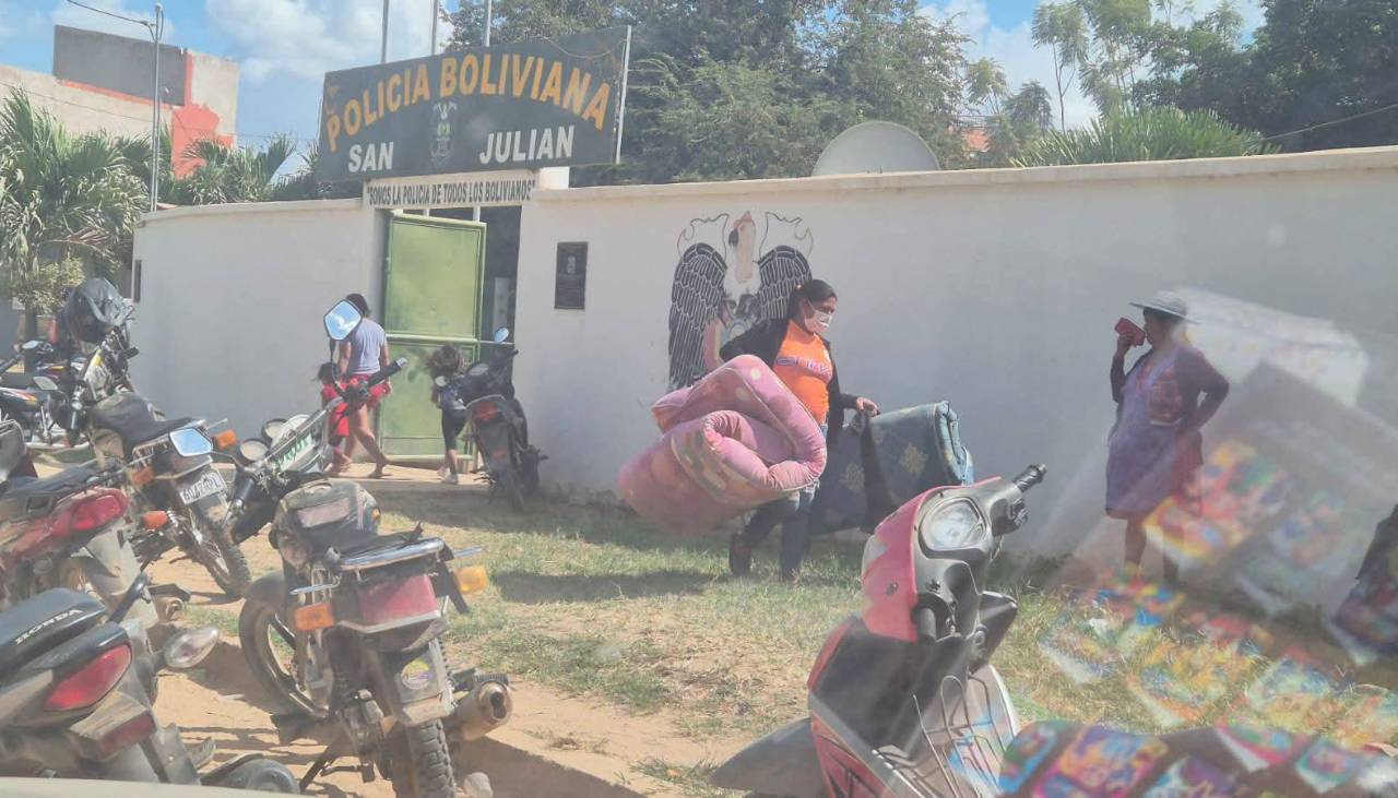 Reportan saqueo y quema de la estación policial de San Julián; los efectivos fueron replegados