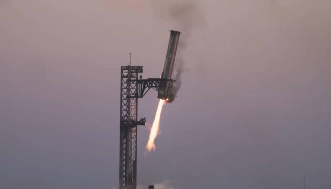 Video: SpaceX atrapa con éxito el propulsor del megacohete que lanzó ¿Qué significa este avance para llegar a Marte?