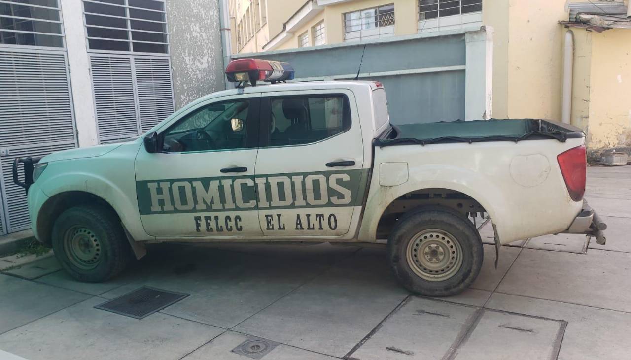 Identifican a la mujer hallada sin vida en la ruta a Laja: Había salido con su pareja a ch’allar su puesto de venta