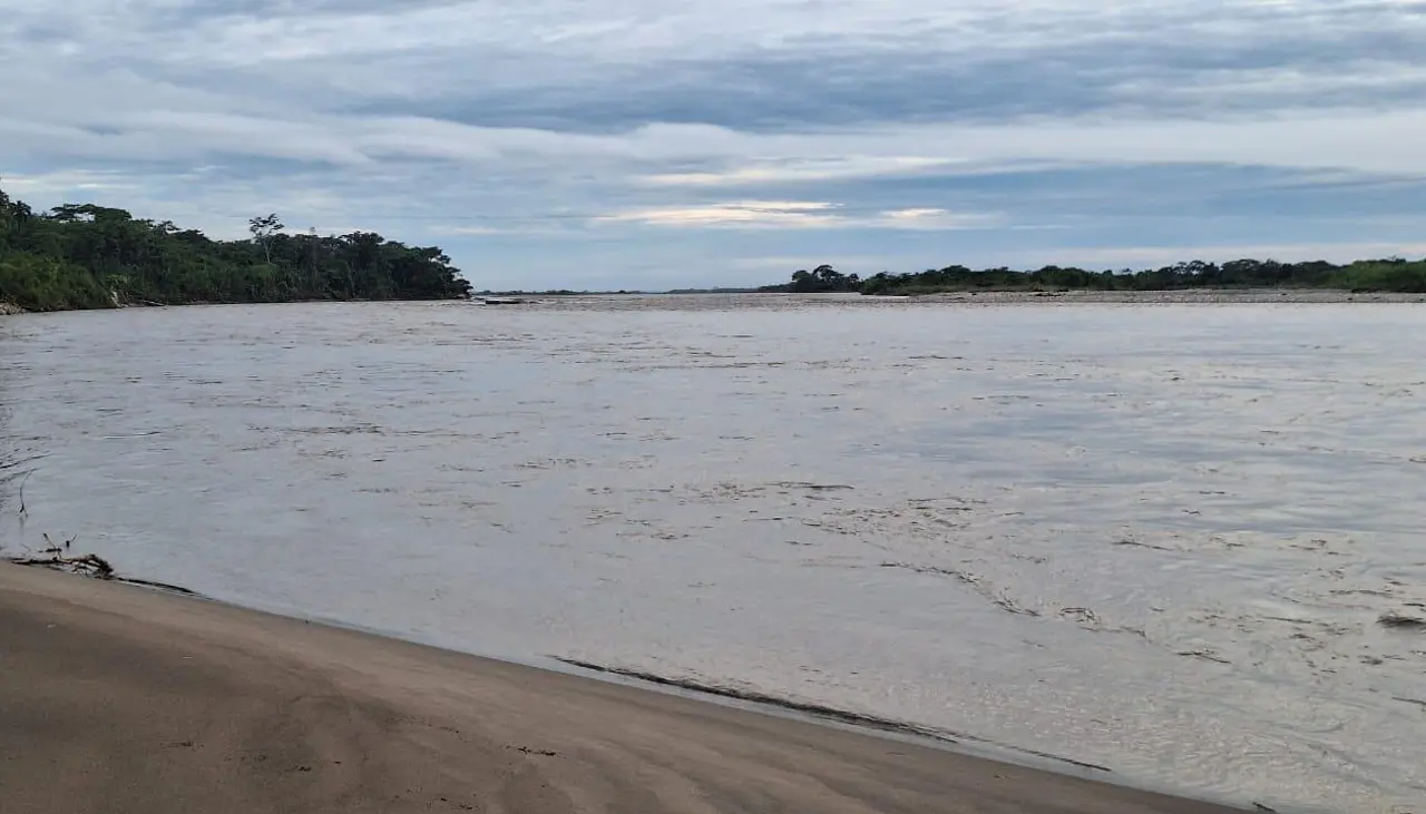 Un hombre está desaparecido tras el vuelco de una canoa en un río del trópico de Cochabamba