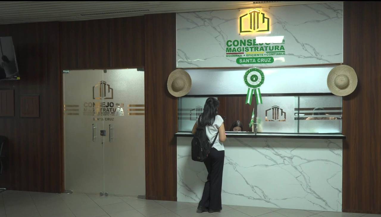 Aprehenden a funcionario de Justicia acusado de pedir dinero a un juez de la lista de vetados por EEUU