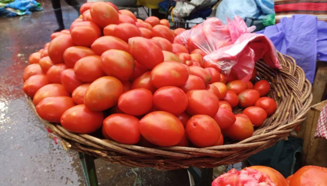 Cochabamba: Precios de verduras se incrementan a casi el doble y comerciantes dicen que se debe a la baja producción por las lluvias 