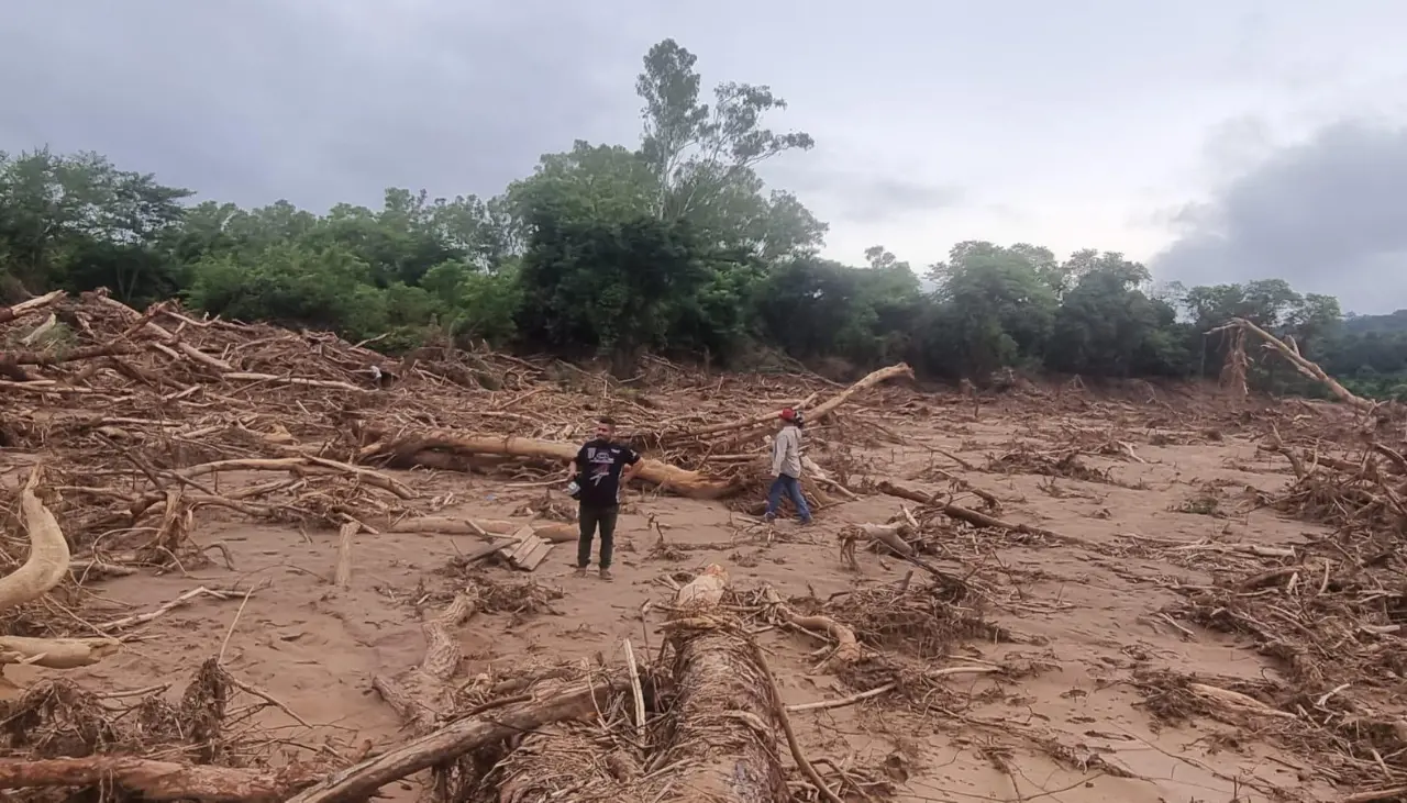 Bloqueos frenan acciones de auxilio ante riesgo de inundaciones, alerta Ministerio de Defensa