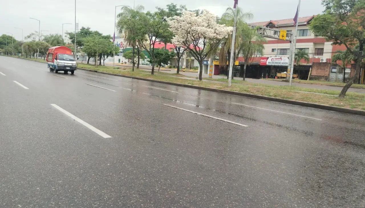 Lluvia refresca Santa Cruz tras días calurosos, ¿cómo estará el clima en el inicio de la próxima semana?