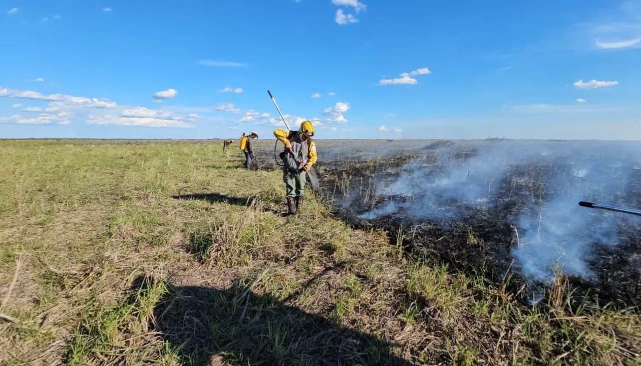 Persisten focos activos en el parque Otuquis y se redoblan esfuerzos para contener el fuego
