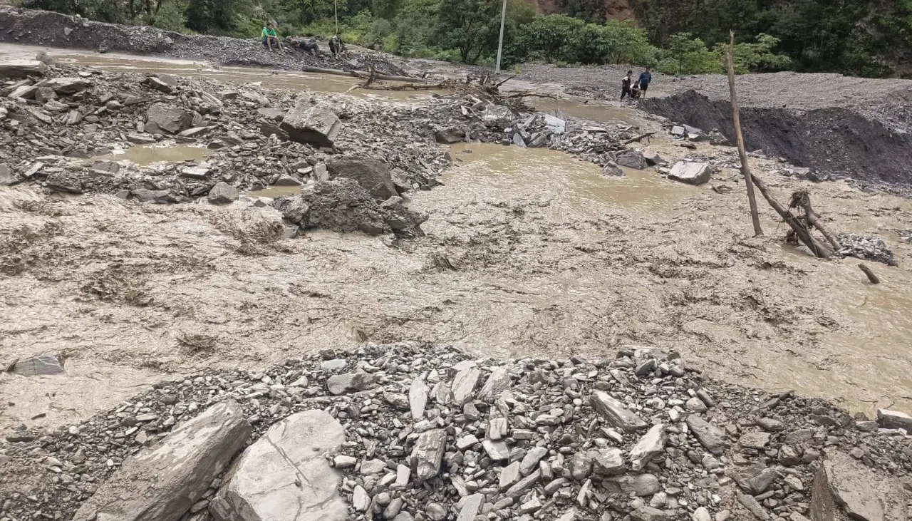 La Paz: Dos comunidades de los Yungas quedan incomunicadas tras el desborde de ríos, reportan comunarios