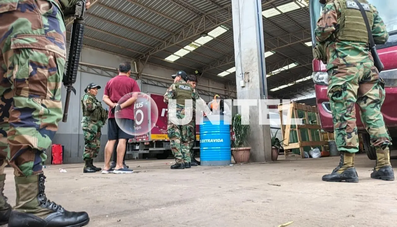 Allanan una empresa de transporte internacional por hallazgo de paquetes con droga en un bus con destino a Paraguay