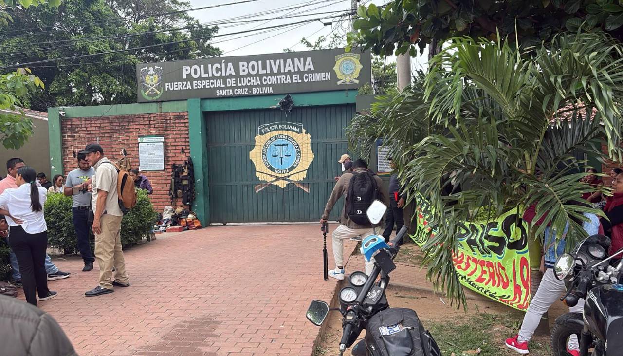 Declara en la Policía la mamá de Johan Guzmán, el hombre acribillado cerca del Zoológico