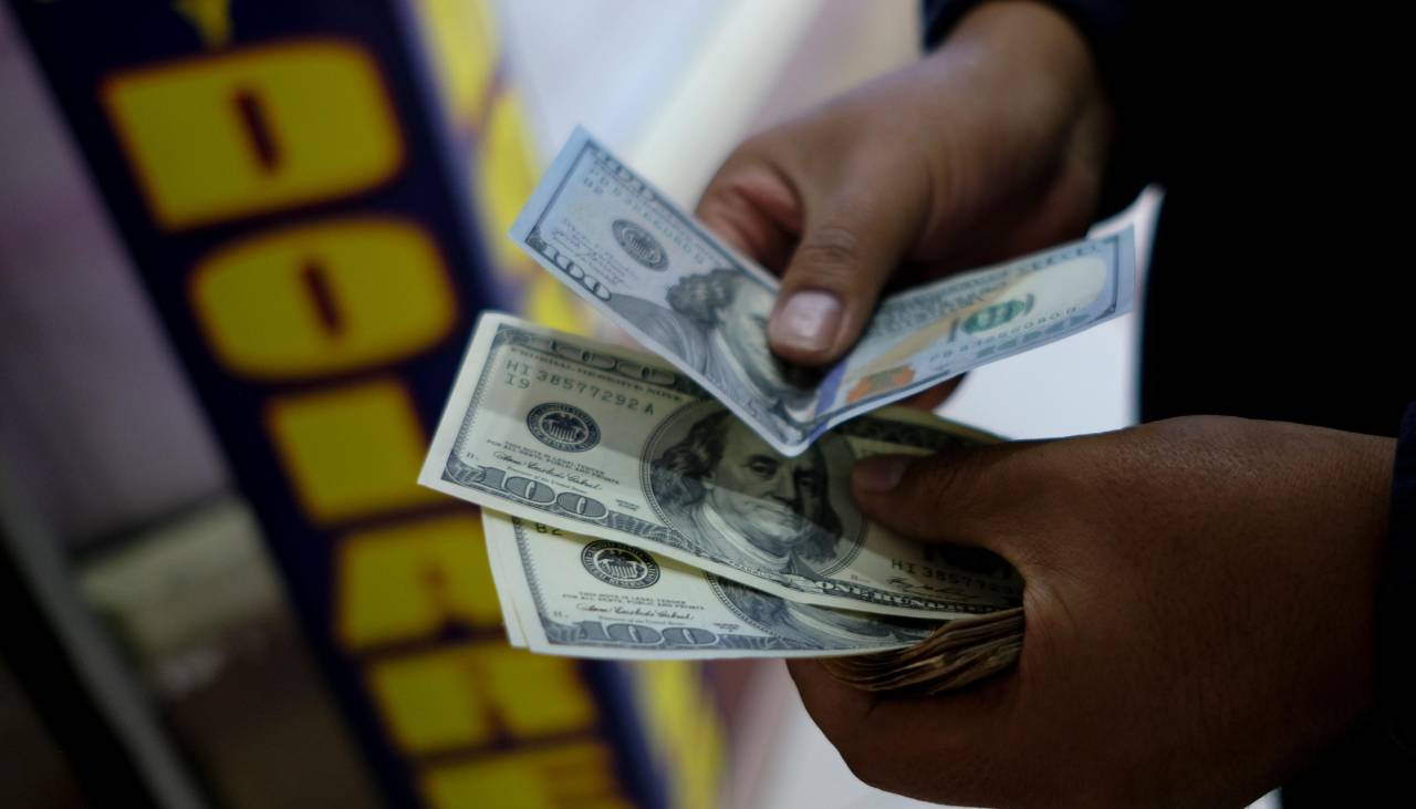 El dólar referencial registra este miércoles su valor más alto desde que se comenzó con su publicación