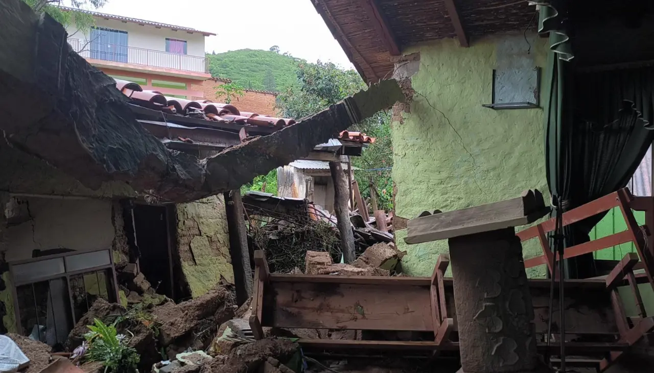 Desborde en Samaipata: “Mi padre está herido y mi mamá de 87 años está desaparecida desde la madrugada”, lamenta una hija