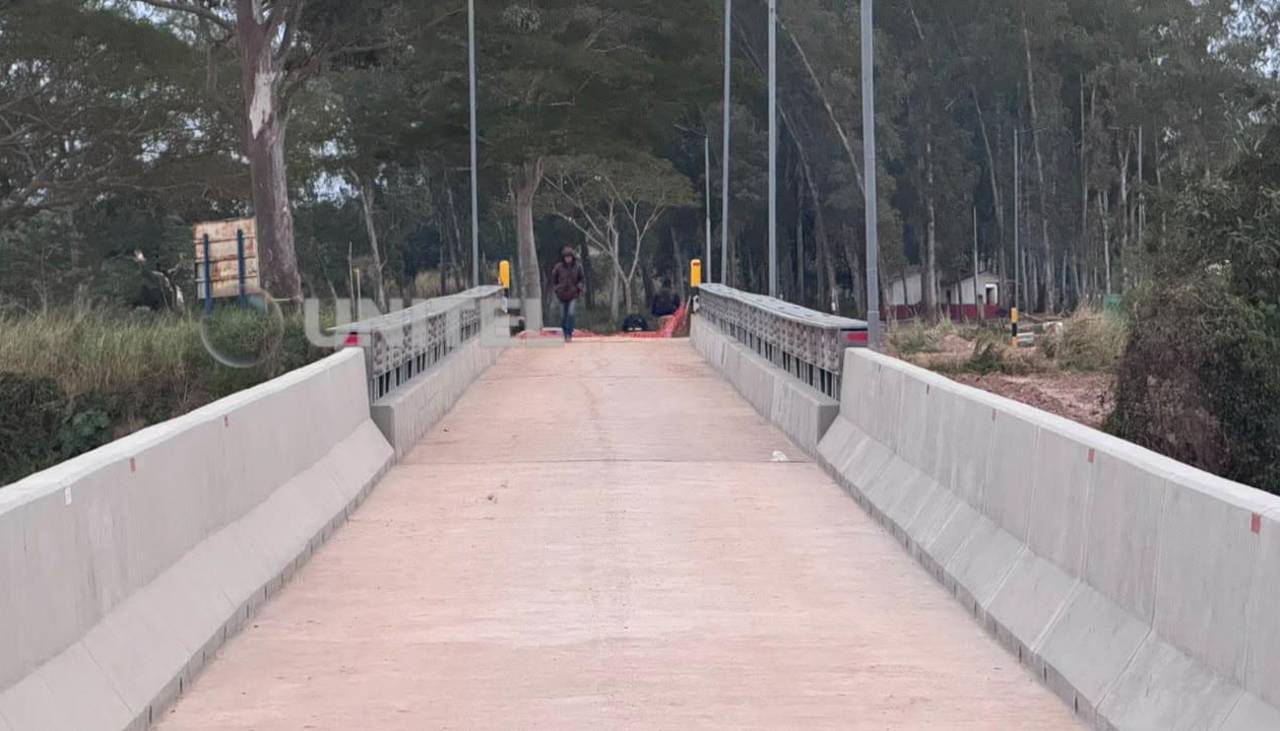 Inauguran puente de Colpa Bélgica y la Gobernación cruceña compromete reforzar defensivos