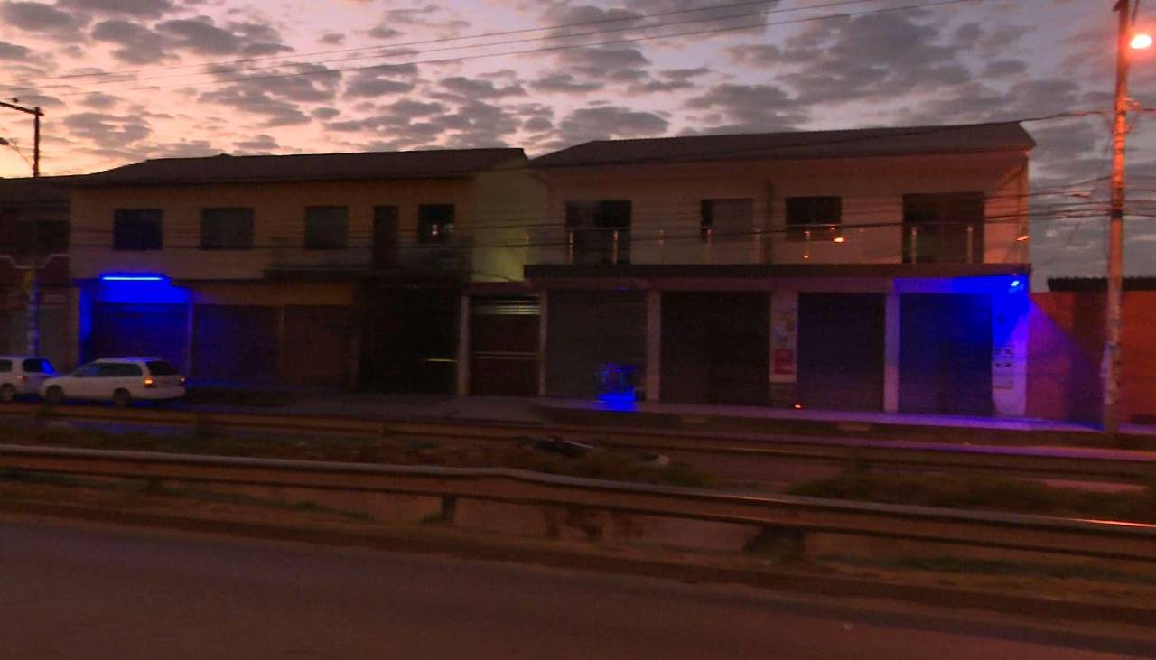 Elecciones: Ley seca comienza con arrestos, hay zonas en las que la venta de alcohol se extiende a horas de la mañana
