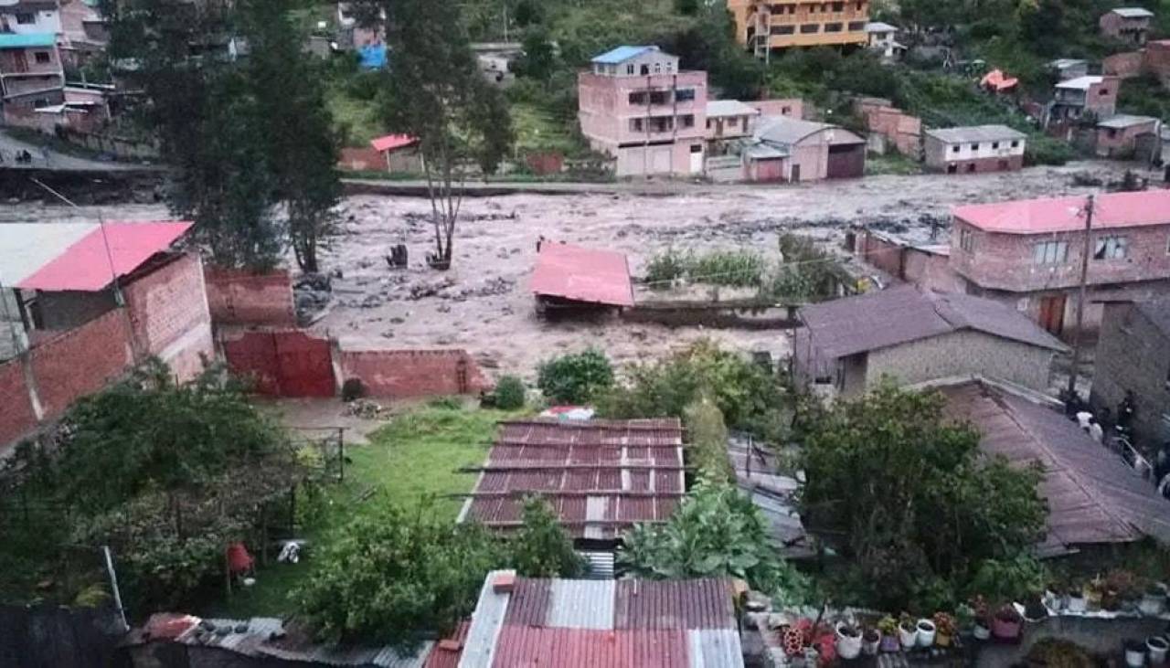 Quime, en desastre por destrozos tras la riada y la alerta por lluvias en gran parte del país sigue este domingo